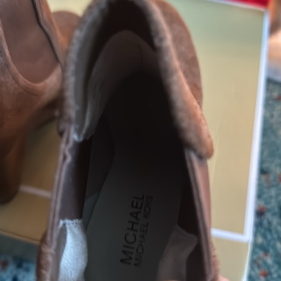 Michael Kors suede boots size 8.5 Brown. Worn one time. - Picture 11 of 13